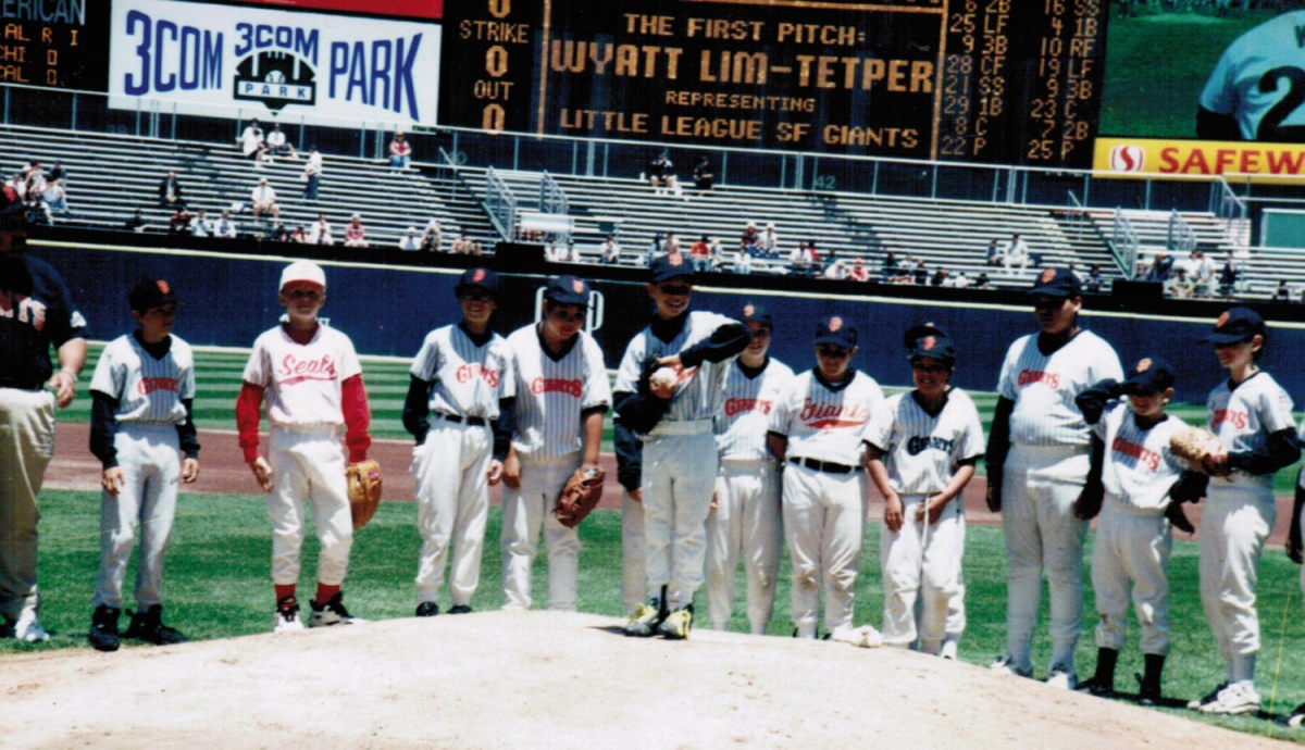 Leta 1995 je bil 3Com na vrhuncu moči. Mestu San Francisco je vse do leta 2002 plačeval 900 tisoč dolarjev na leto za imenske pravice stadiona Candlestick Park (kjer je igralo bejzbolsko moštvo San Francisco Giants).